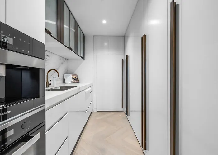 Collins House Apartments By Cllix